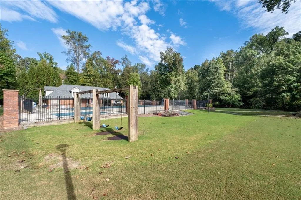 1152 Byrnwyck Road Ne, Brookhaven, Georgia 30319, 4 Bedrooms Bedrooms, ,3 BathroomsBathrooms,Residential,For Sale,1152 Byrnwyck Road Ne,7663395