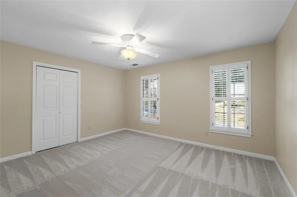 All guest bedrooms have new carpet