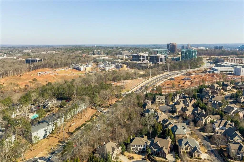 515 Abernathy Road Ne, Sandy Springs, Georgia 30328, 5 Bedrooms Bedrooms, ,3 BathroomsBathrooms,Residential,Sold,515 Abernathy Road Ne,5955403