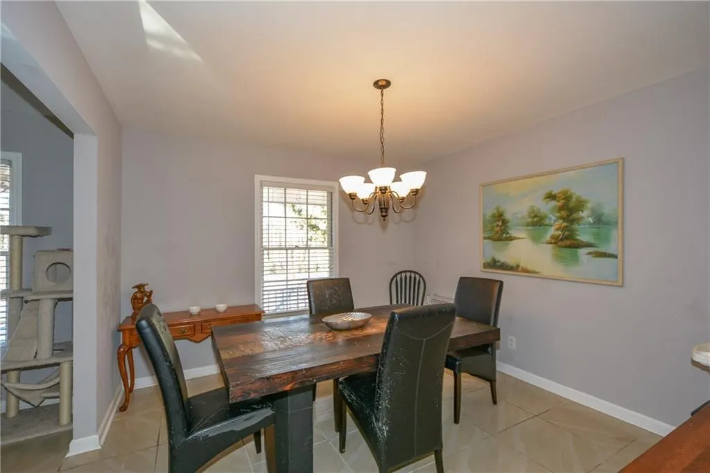 515 Abernathy Road Ne, Sandy Springs, Georgia 30328, 5 Bedrooms Bedrooms, ,3 BathroomsBathrooms,Residential,Sold,515 Abernathy Road Ne,5955403