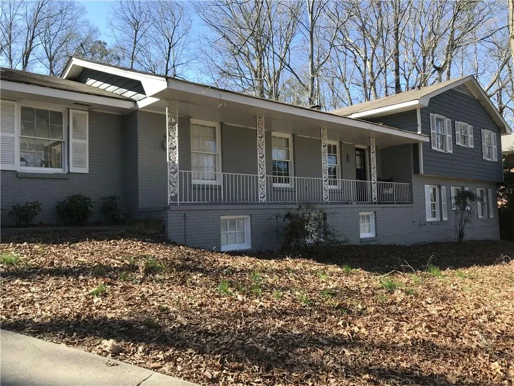 515 Abernathy Road Ne, Sandy Springs, Georgia 30328, 5 Bedrooms Bedrooms, ,3 BathroomsBathrooms,Residential,Sold,515 Abernathy Road Ne,5955403