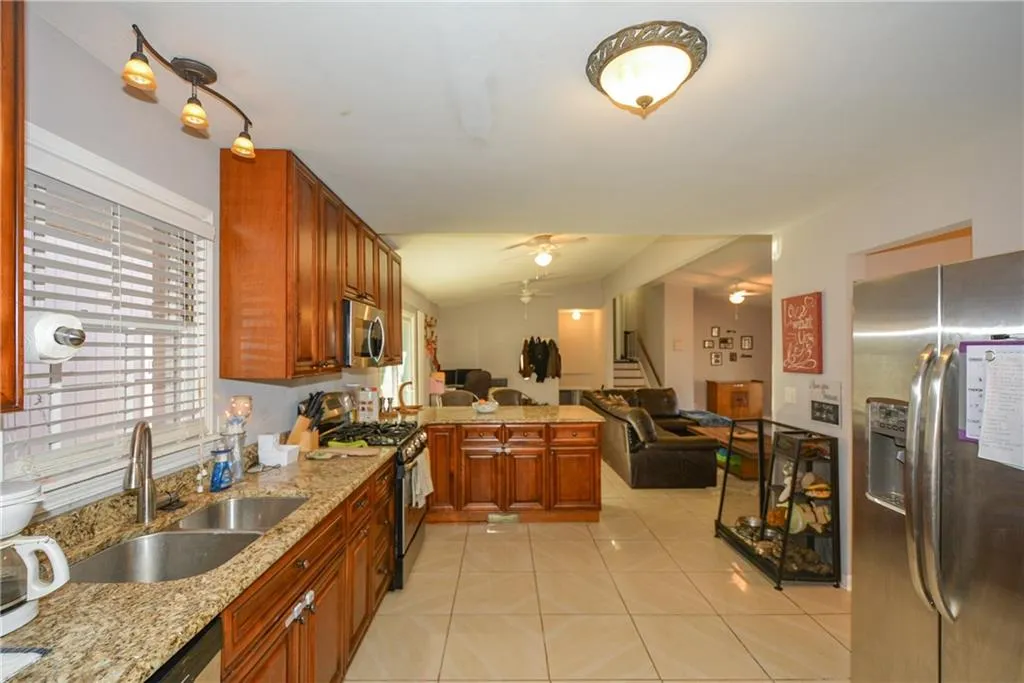 515 Abernathy Road Ne, Sandy Springs, Georgia 30328, 5 Bedrooms Bedrooms, ,3 BathroomsBathrooms,Residential,Sold,515 Abernathy Road Ne,5955403