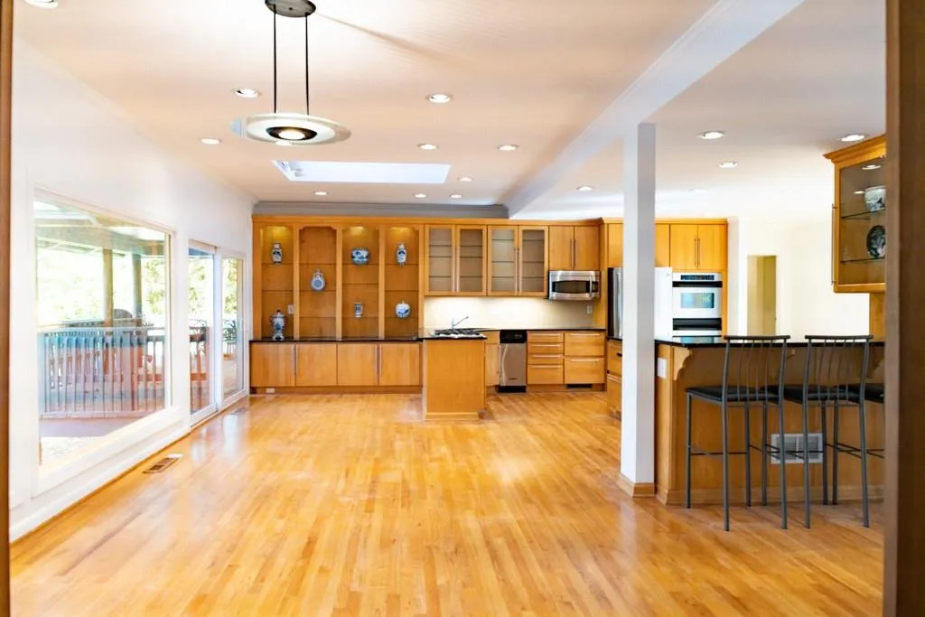 1250 Tynecastle Way, Sandy Springs, Georgia 30350, 5 Bedrooms Bedrooms, ,5 BathroomsBathrooms,Residential,Sold,1250 Tynecastle Way,7143629