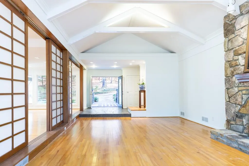 1250 Tynecastle Way, Sandy Springs, Georgia 30350, 5 Bedrooms Bedrooms, ,5 BathroomsBathrooms,Residential,Sold,1250 Tynecastle Way,7143629