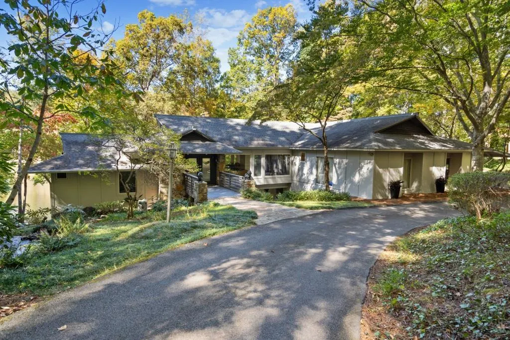 1250 Tynecastle Way, Sandy Springs, Georgia 30350, 5 Bedrooms Bedrooms, ,5 BathroomsBathrooms,Residential,Sold,1250 Tynecastle Way,7143629