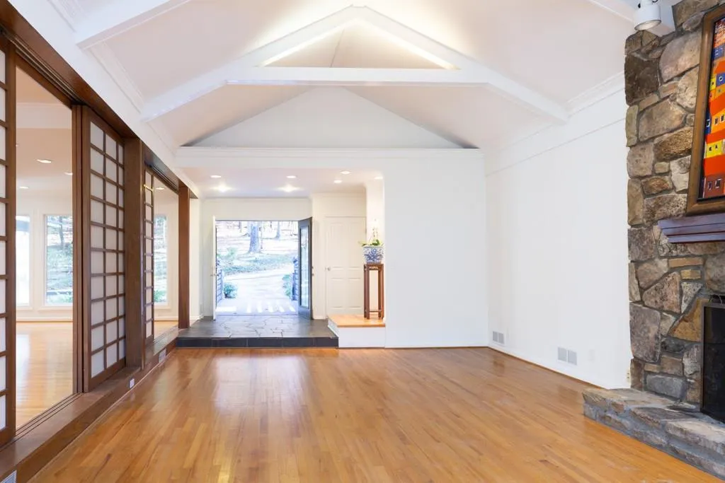 1250 Tynecastle Way, Sandy Springs, Georgia 30350, 5 Bedrooms Bedrooms, ,5 BathroomsBathrooms,Residential,Sold,1250 Tynecastle Way,7143629