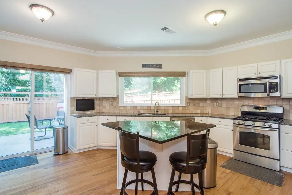 38 Westfair Court, Atlanta, Georgia 30328, 3 Bedrooms Bedrooms, ,2 BathroomsBathrooms,Residential,Sold,38 Westfair Court,5850944