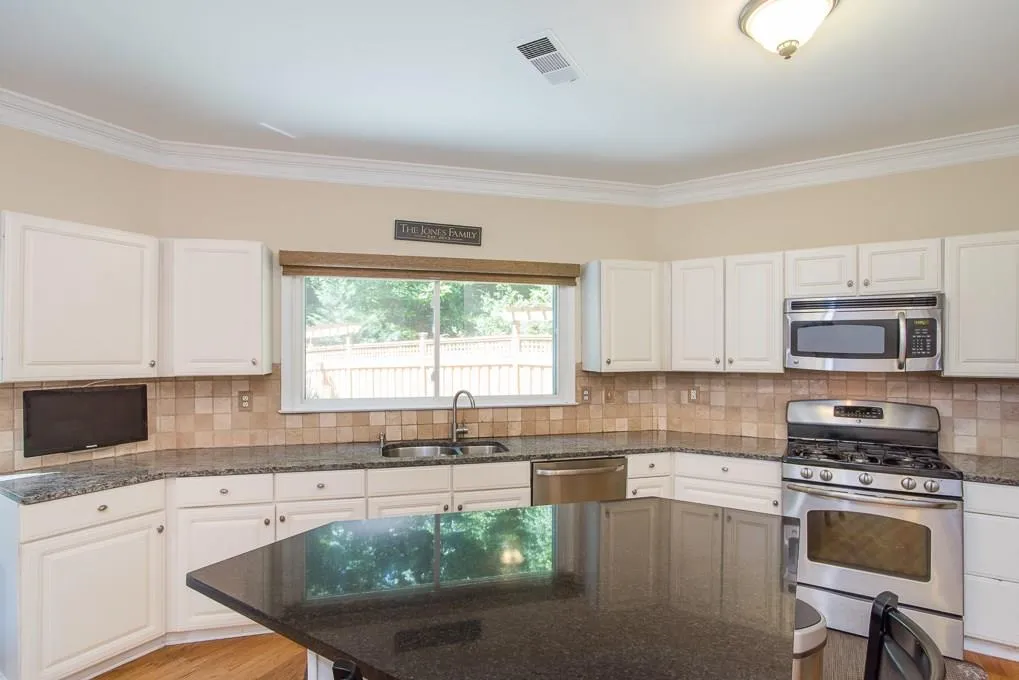 38 Westfair Court, Atlanta, Georgia 30328, 3 Bedrooms Bedrooms, ,2 BathroomsBathrooms,Residential,Sold,38 Westfair Court,5850944