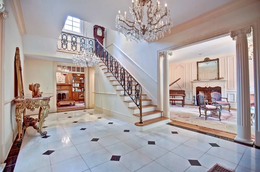 2760 Carmon On Wesley Nw, Atlanta, Georgia 30327, 4 Bedrooms Bedrooms, ,4 BathroomsBathrooms,Residential,Sold,2760 Carmon On Wesley Nw,5722605