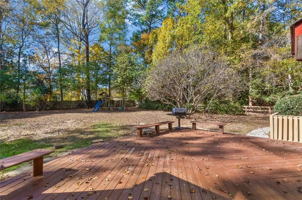 7130 Cherry Bluff Drive, Sandy Springs, Georgia 30350, 5 Bedrooms Bedrooms, ,3 BathroomsBathrooms,Residential,Sold,7130 Cherry Bluff Drive,6958523