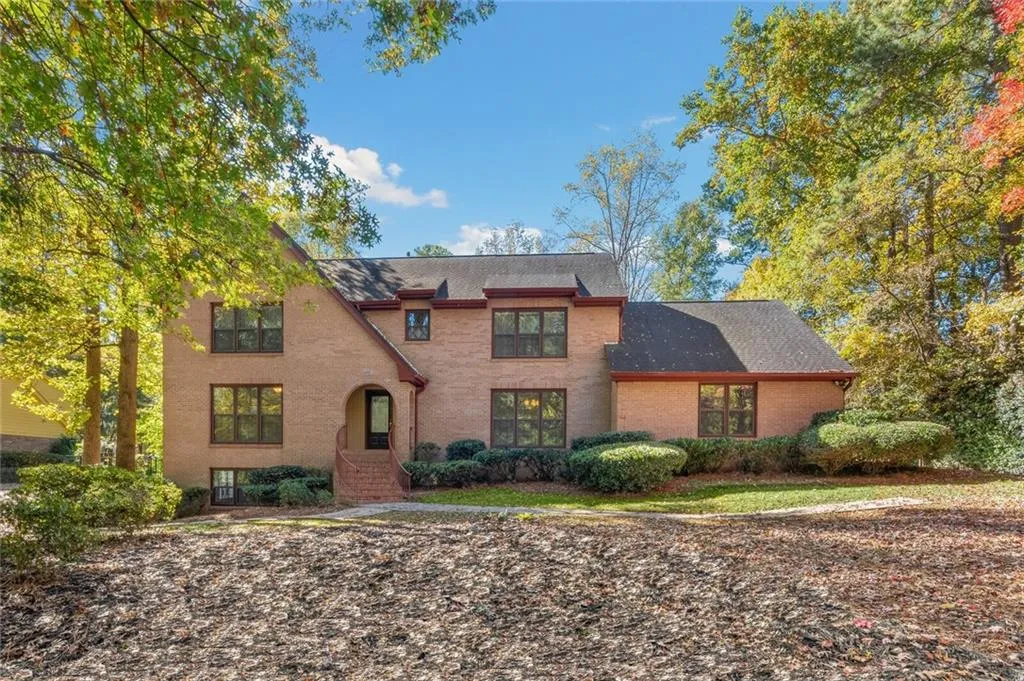 7130 Cherry Bluff Drive, Sandy Springs, Georgia 30350, 5 Bedrooms Bedrooms, ,3 BathroomsBathrooms,Residential,Sold,7130 Cherry Bluff Drive,6958523
