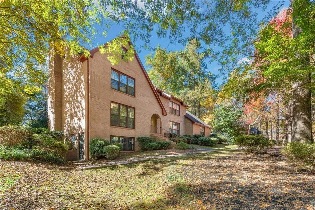 7130 Cherry Bluff Drive, Sandy Springs, Georgia 30350, 5 Bedrooms Bedrooms, ,3 BathroomsBathrooms,Residential,Sold,7130 Cherry Bluff Drive,6958523