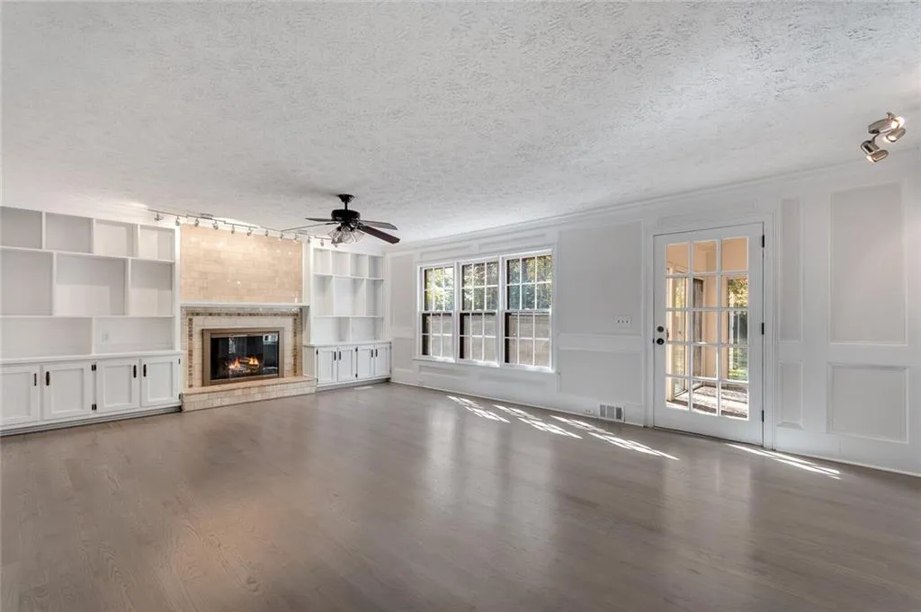 7130 Cherry Bluff Drive, Sandy Springs, Georgia 30350, 5 Bedrooms Bedrooms, ,3 BathroomsBathrooms,Residential,Sold,7130 Cherry Bluff Drive,6958523