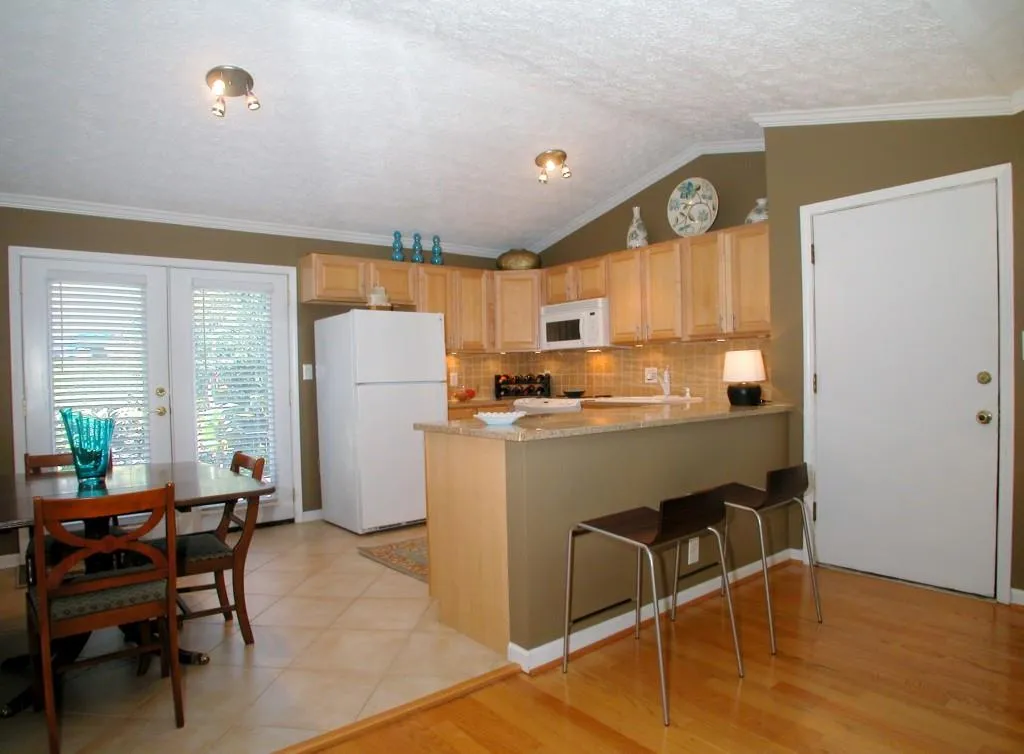 1822 N Rock Springs Road Unit 24, Atlanta, Georgia 30324, 2 Bedrooms Bedrooms, ,1 BathroomBathrooms,Residential,Sold,1822 N Rock Springs Road Unit 24,5608967