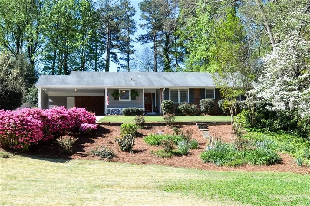 650 Carriage Drive, Sandy Springs, Georgia 30328, 3 Bedrooms Bedrooms, ,2 BathroomsBathrooms,Residential,Sold,650 Carriage Drive,6535791