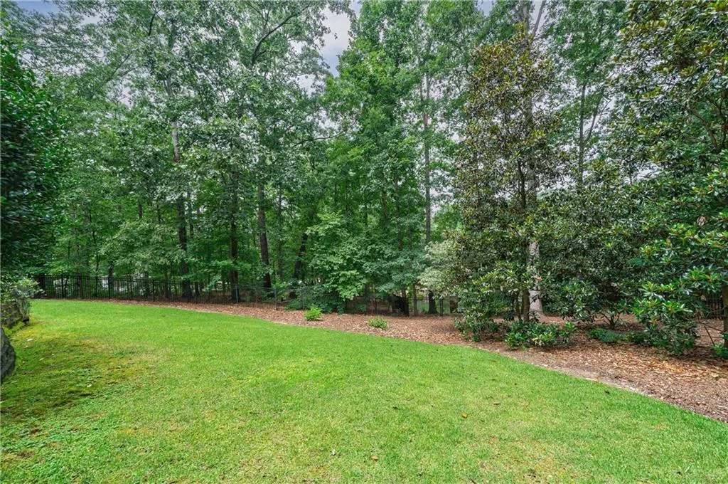 11 Heards Overlook Court, Sandy Springs, Georgia 30328, 5 Bedrooms Bedrooms, ,4 BathroomsBathrooms,Residential,Sold,11 Heards Overlook Court,7244697