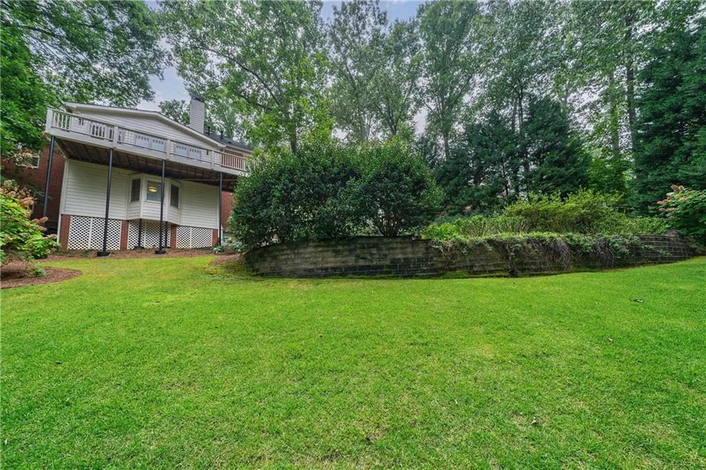 11 Heards Overlook Court, Sandy Springs, Georgia 30328, 5 Bedrooms Bedrooms, ,4 BathroomsBathrooms,Residential,Sold,11 Heards Overlook Court,7244697