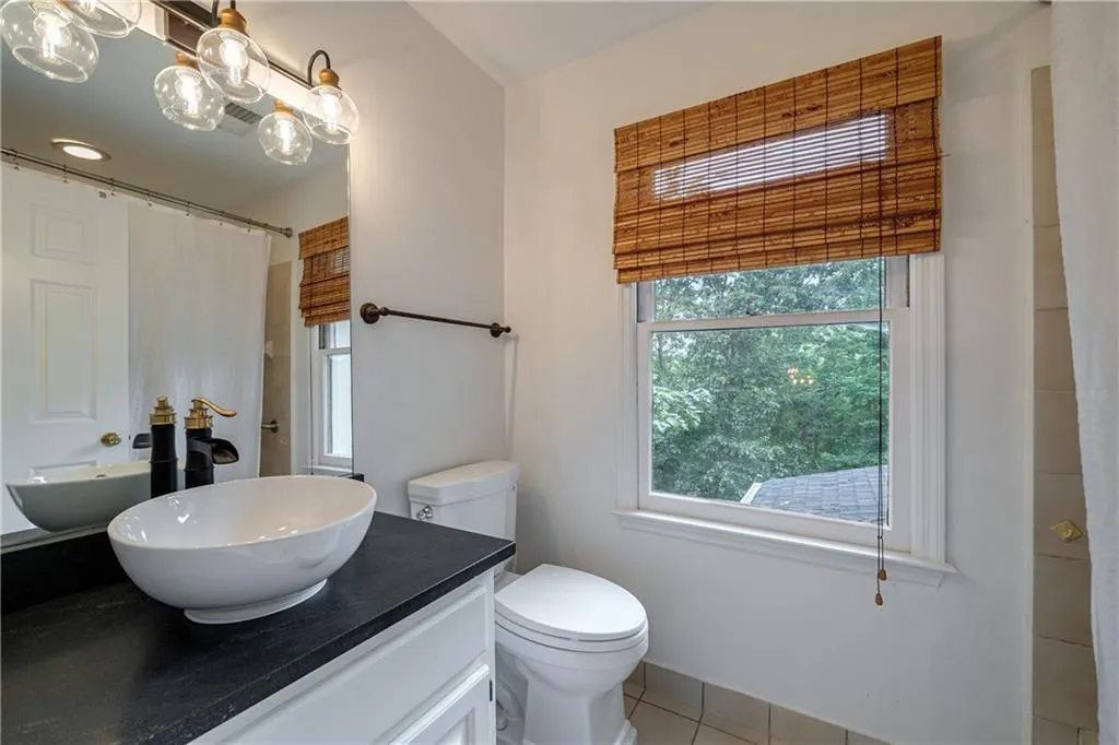 11 Heards Overlook Court, Sandy Springs, Georgia 30328, 5 Bedrooms Bedrooms, ,4 BathroomsBathrooms,Residential,Sold,11 Heards Overlook Court,7244697