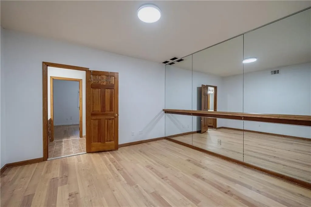 11 Heards Overlook Court, Sandy Springs, Georgia 30328, 5 Bedrooms Bedrooms, ,4 BathroomsBathrooms,Residential,Sold,11 Heards Overlook Court,7244697