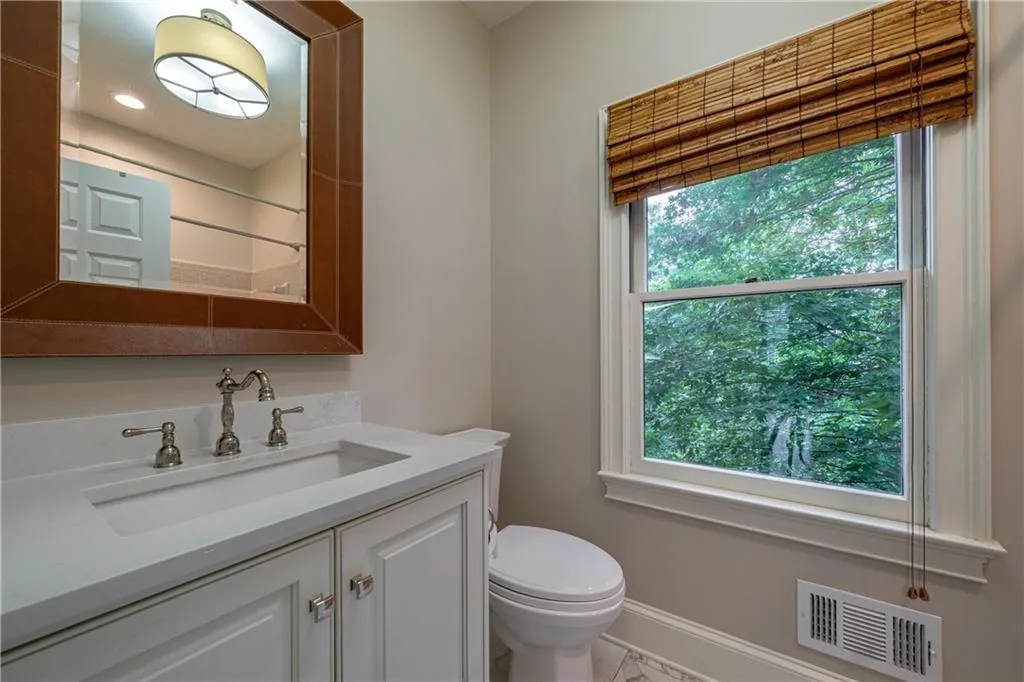 11 Heards Overlook Court, Sandy Springs, Georgia 30328, 5 Bedrooms Bedrooms, ,4 BathroomsBathrooms,Residential,Sold,11 Heards Overlook Court,7244697