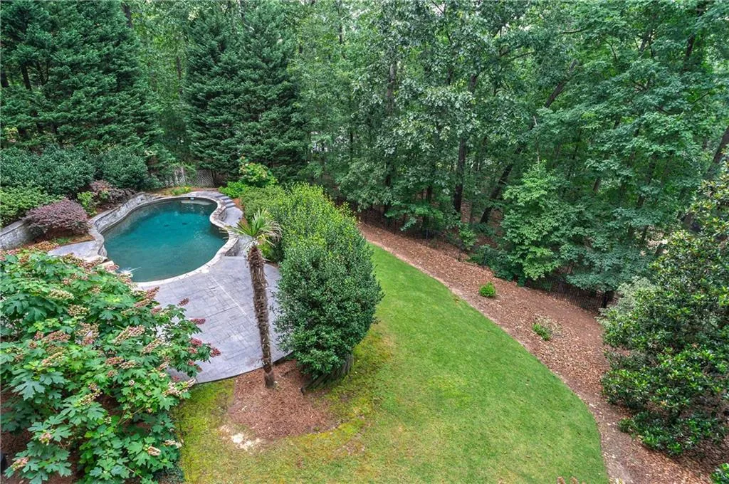 11 Heards Overlook Court, Sandy Springs, Georgia 30328, 5 Bedrooms Bedrooms, ,4 BathroomsBathrooms,Residential,Sold,11 Heards Overlook Court,7244697