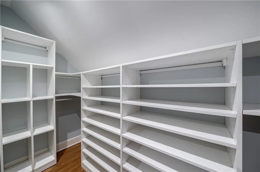 11 Heards Overlook Court, Sandy Springs, Georgia 30328, 5 Bedrooms Bedrooms, ,4 BathroomsBathrooms,Residential,Sold,11 Heards Overlook Court,7244697