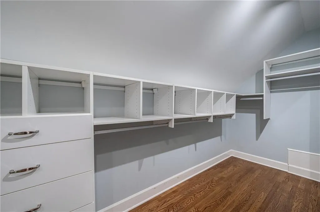 11 Heards Overlook Court, Sandy Springs, Georgia 30328, 5 Bedrooms Bedrooms, ,4 BathroomsBathrooms,Residential,Sold,11 Heards Overlook Court,7244697