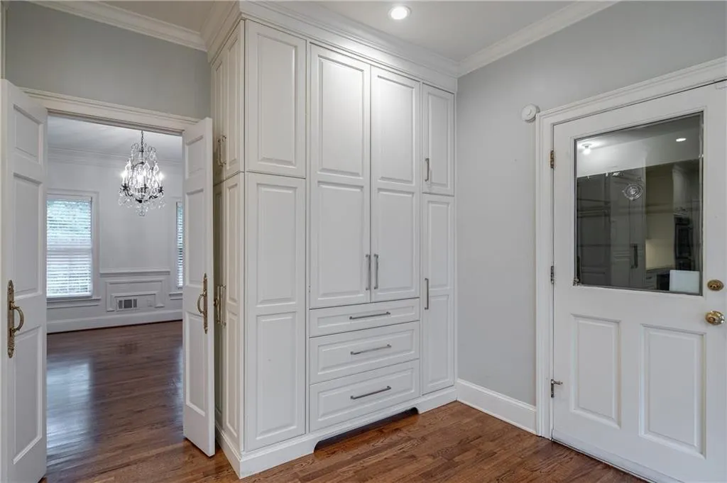 11 Heards Overlook Court, Sandy Springs, Georgia 30328, 5 Bedrooms Bedrooms, ,4 BathroomsBathrooms,Residential,Sold,11 Heards Overlook Court,7244697