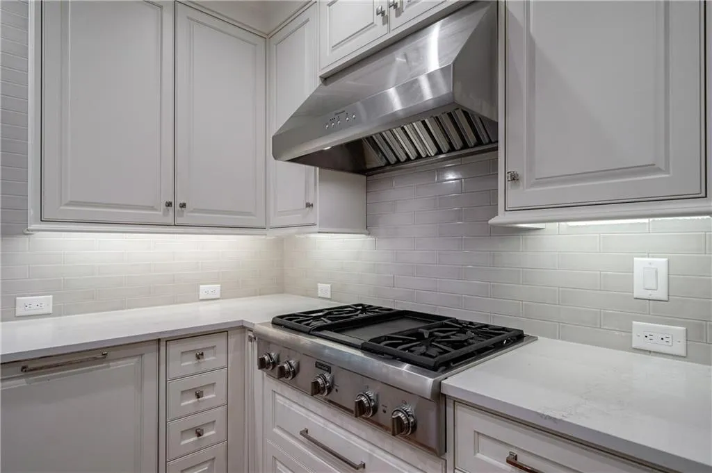 11 Heards Overlook Court, Sandy Springs, Georgia 30328, 5 Bedrooms Bedrooms, ,4 BathroomsBathrooms,Residential,Sold,11 Heards Overlook Court,7244697