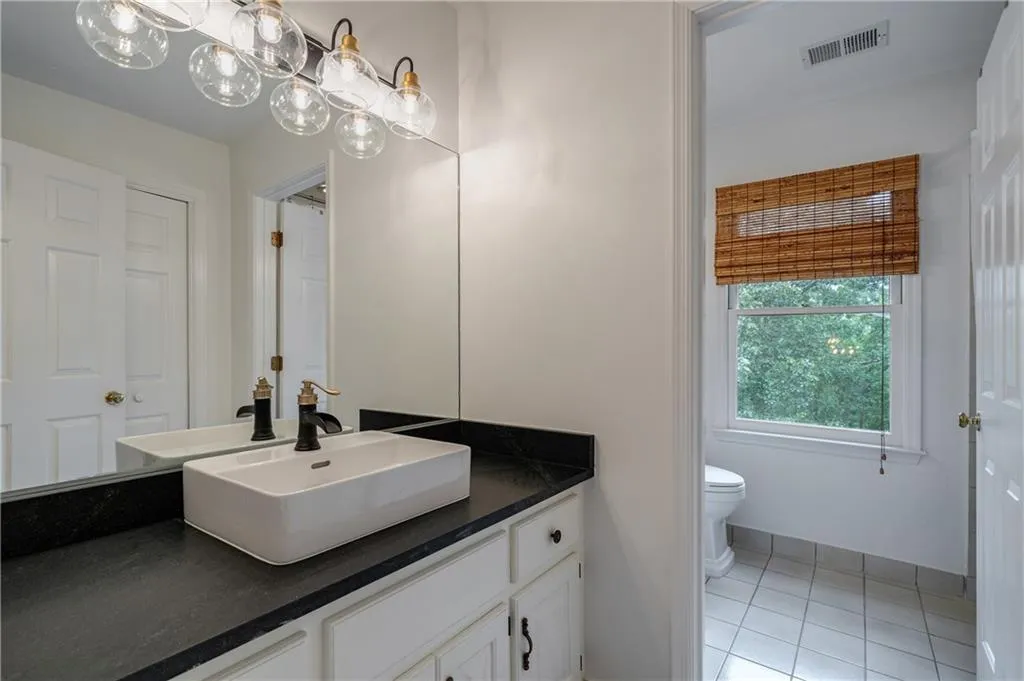 11 Heards Overlook Court, Sandy Springs, Georgia 30328, 5 Bedrooms Bedrooms, ,4 BathroomsBathrooms,Residential,Sold,11 Heards Overlook Court,7244697