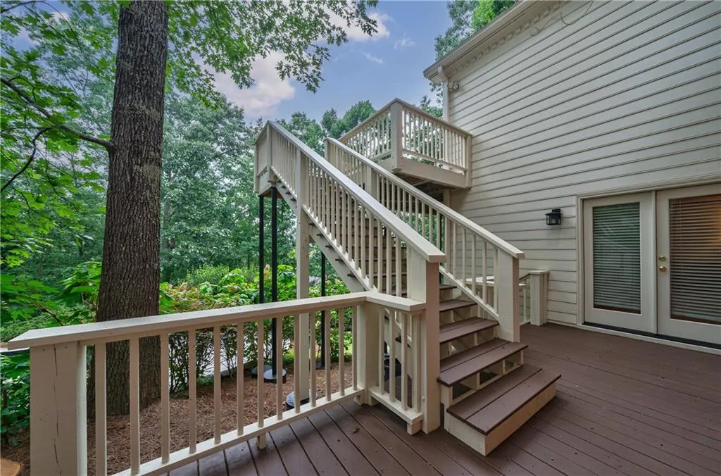 11 Heards Overlook Court, Sandy Springs, Georgia 30328, 5 Bedrooms Bedrooms, ,4 BathroomsBathrooms,Residential,Sold,11 Heards Overlook Court,7244697