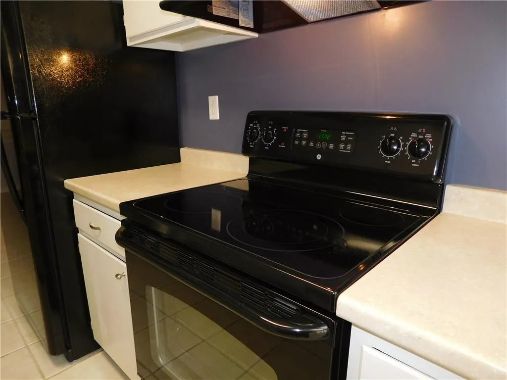 2215 Huntingdon Chase Unit 2215, Sandy Springs, Georgia 30350, 2 Bedrooms Bedrooms, ,2 BathroomsBathrooms,Residential,Sold,2215 Huntingdon Chase Unit 2215,5621659