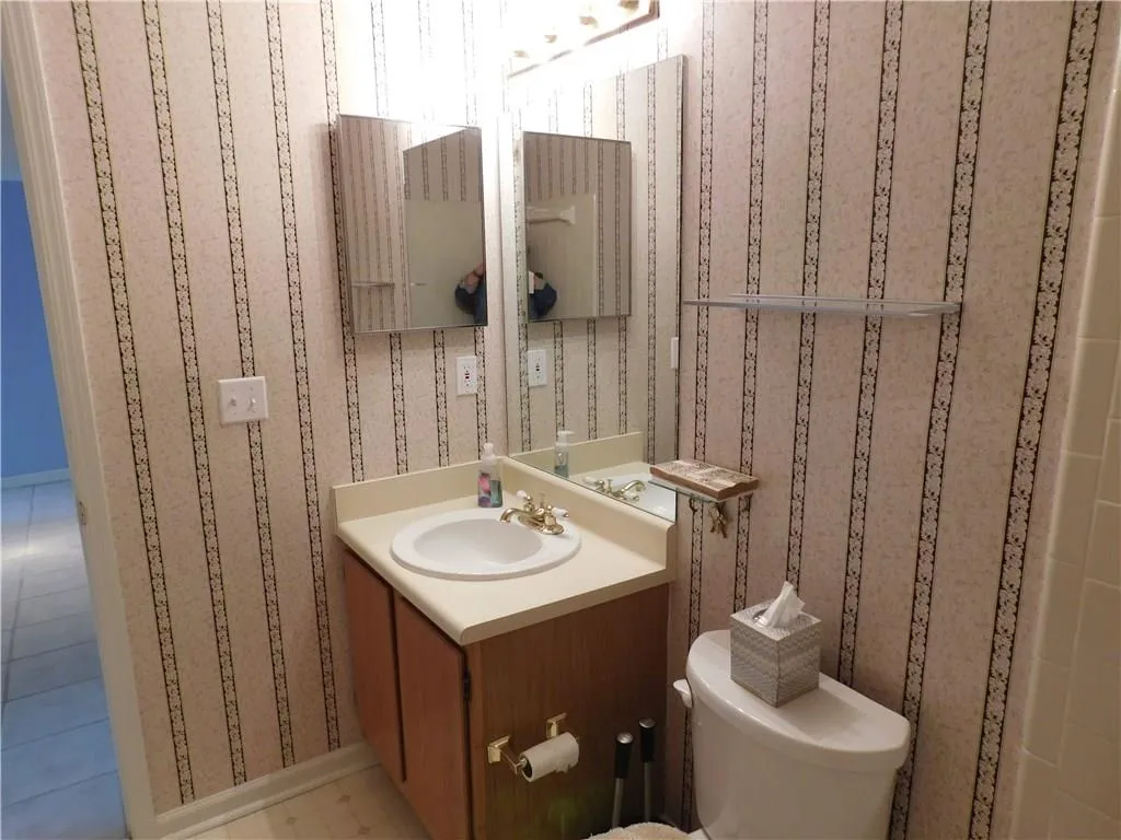 2215 Huntingdon Chase Unit 2215, Sandy Springs, Georgia 30350, 2 Bedrooms Bedrooms, ,2 BathroomsBathrooms,Residential,Sold,2215 Huntingdon Chase Unit 2215,5621659