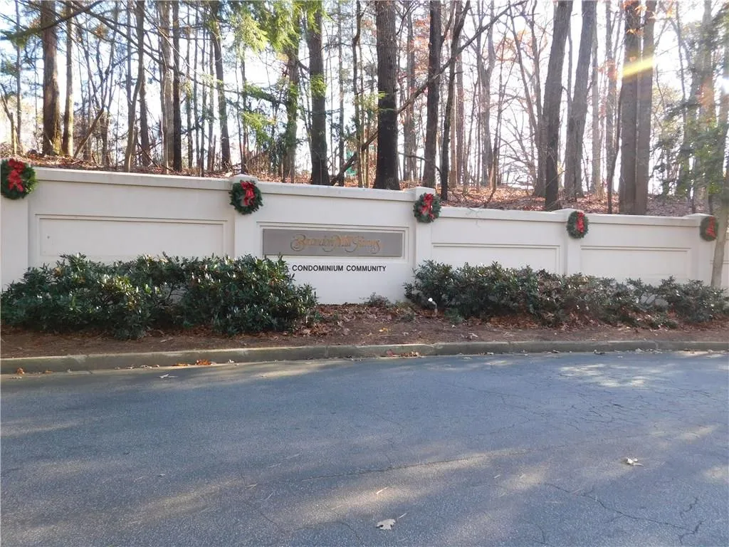2215 Huntingdon Chase Unit 2215, Sandy Springs, Georgia 30350, 2 Bedrooms Bedrooms, ,2 BathroomsBathrooms,Residential,Sold,2215 Huntingdon Chase Unit 2215,5621659