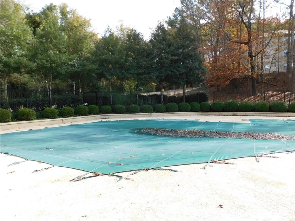 2215 Huntingdon Chase Unit 2215, Sandy Springs, Georgia 30350, 2 Bedrooms Bedrooms, ,2 BathroomsBathrooms,Residential,Sold,2215 Huntingdon Chase Unit 2215,5621659