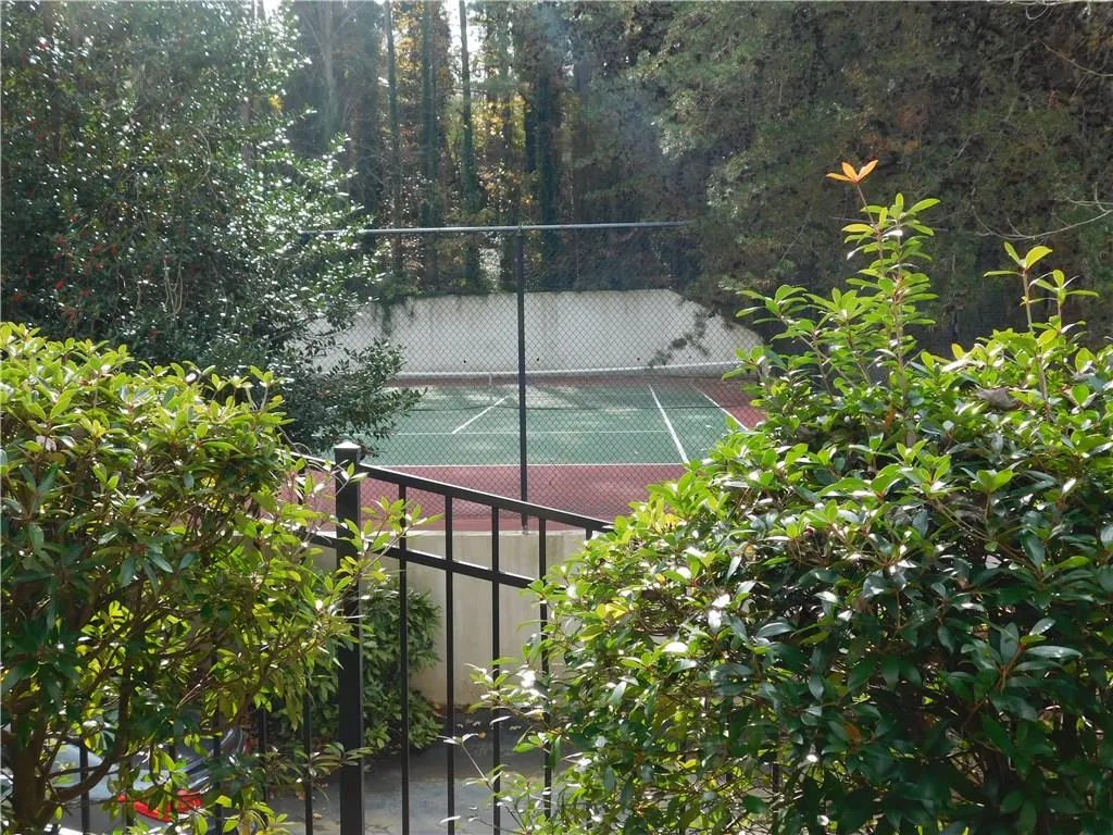 2215 Huntingdon Chase Unit 2215, Sandy Springs, Georgia 30350, 2 Bedrooms Bedrooms, ,2 BathroomsBathrooms,Residential,Sold,2215 Huntingdon Chase Unit 2215,5621659