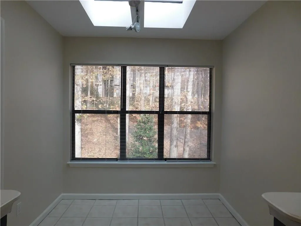 2215 Huntingdon Chase Unit 2215, Sandy Springs, Georgia 30350, 2 Bedrooms Bedrooms, ,2 BathroomsBathrooms,Residential,Sold,2215 Huntingdon Chase Unit 2215,5621659