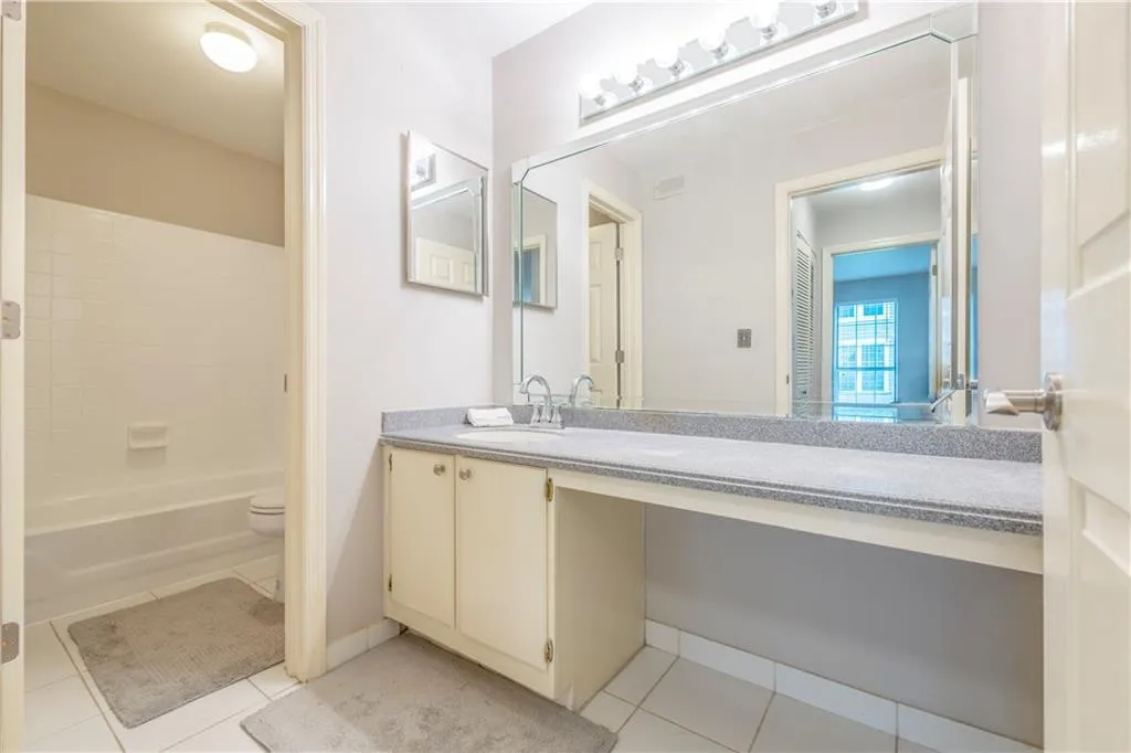 305 Granville Court, Sandy Springs, Georgia 30328, 1 Bedroom Bedrooms, ,1 BathroomBathrooms,Residential,Sold,305 Granville Court,7033624
