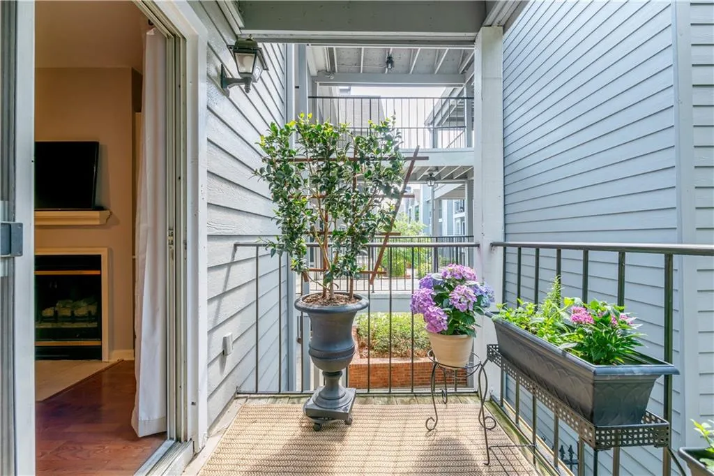 305 Granville Court, Sandy Springs, Georgia 30328, 1 Bedroom Bedrooms, ,1 BathroomBathrooms,Residential,Sold,305 Granville Court,7033624
