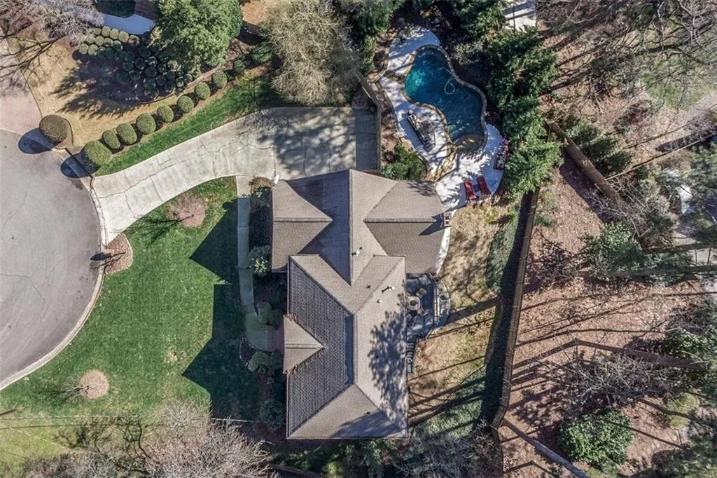 265 Glen Meadow Court, Sandy Springs, Georgia 30328, 4 Bedrooms Bedrooms, ,3 BathroomsBathrooms,Residential,Sold,265 Glen Meadow Court,5969389