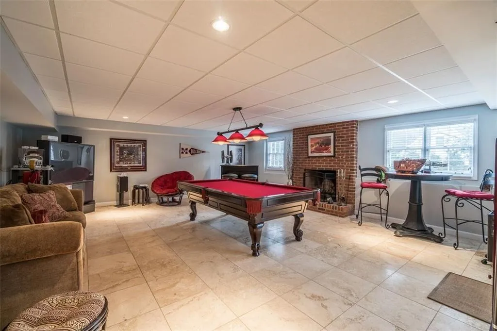 265 Glen Meadow Court, Sandy Springs, Georgia 30328, 4 Bedrooms Bedrooms, ,3 BathroomsBathrooms,Residential,Sold,265 Glen Meadow Court,5969389