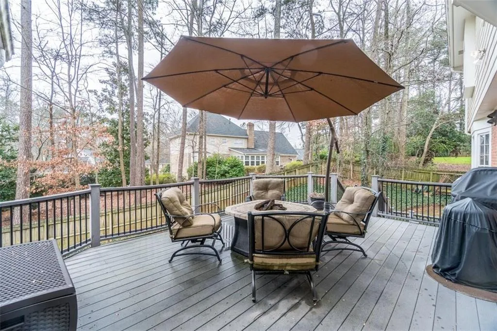 265 Glen Meadow Court, Sandy Springs, Georgia 30328, 4 Bedrooms Bedrooms, ,3 BathroomsBathrooms,Residential,Sold,265 Glen Meadow Court,5969389