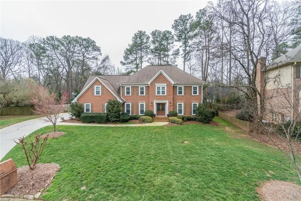 265 Glen Meadow Court, Sandy Springs, Georgia 30328, 4 Bedrooms Bedrooms, ,3 BathroomsBathrooms,Residential,Sold,265 Glen Meadow Court,5969389