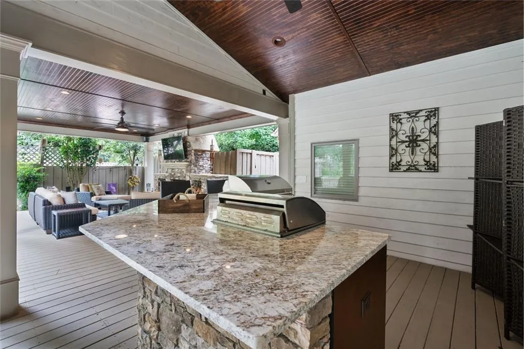 9365 Huntcliff Trace, Sandy Springs, Georgia 30350, 5 Bedrooms Bedrooms, ,5 BathroomsBathrooms,Residential,Sold,9365 Huntcliff Trace,6756219