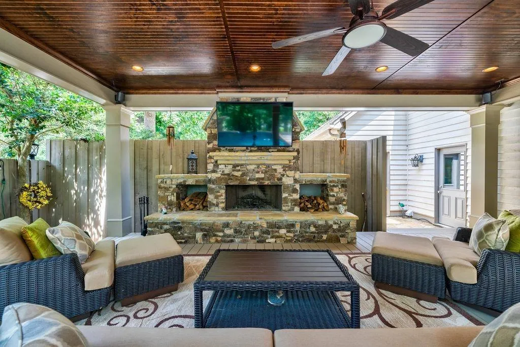 9365 Huntcliff Trace, Sandy Springs, Georgia 30350, 5 Bedrooms Bedrooms, ,5 BathroomsBathrooms,Residential,Sold,9365 Huntcliff Trace,6756219