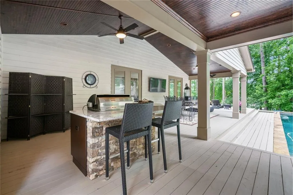 9365 Huntcliff Trace, Sandy Springs, Georgia 30350, 5 Bedrooms Bedrooms, ,5 BathroomsBathrooms,Residential,Sold,9365 Huntcliff Trace,6756219