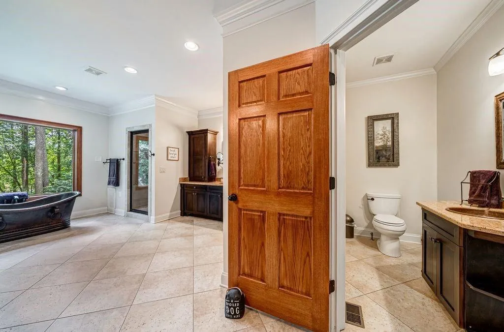 9365 Huntcliff Trace, Sandy Springs, Georgia 30350, 5 Bedrooms Bedrooms, ,5 BathroomsBathrooms,Residential,Sold,9365 Huntcliff Trace,6756219