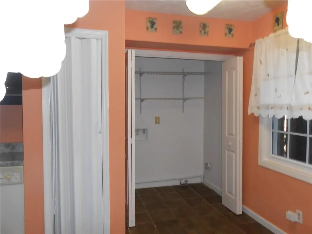 345 Winding River Drive Unit E, Sandy Springs, Georgia 30350, 3 Bedrooms Bedrooms, ,2 BathroomsBathrooms,Residential,Sold,345 Winding River Drive Unit E,5897723