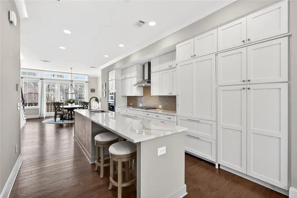 6747 Encore Boulevard, Atlanta, Georgia 30328, 3 Bedrooms Bedrooms, ,3 BathroomsBathrooms,Residential,Sold,6747 Encore Boulevard,7732939