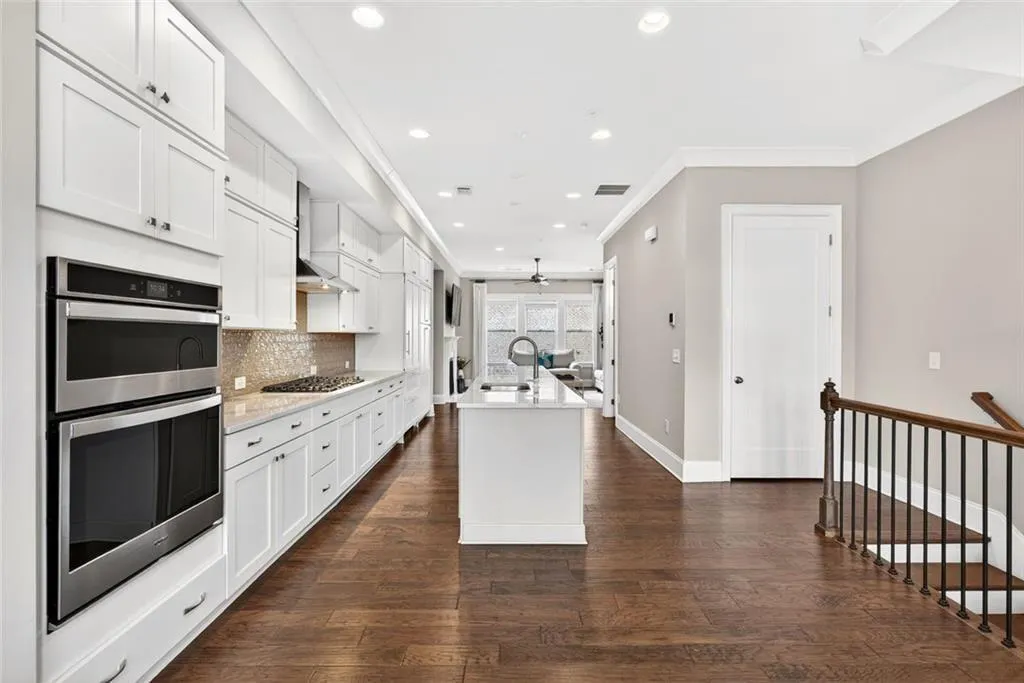 6747 Encore Boulevard, Atlanta, Georgia 30328, 3 Bedrooms Bedrooms, ,3 BathroomsBathrooms,Residential,Sold,6747 Encore Boulevard,7732939